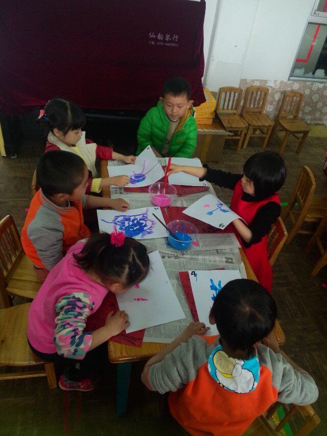 学习中的我们颜色吹画