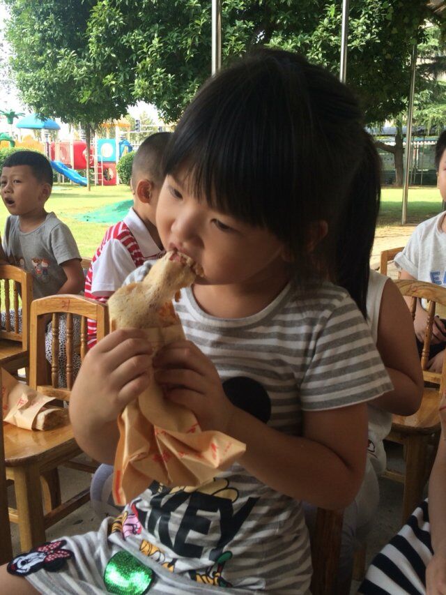 大撕咬一口