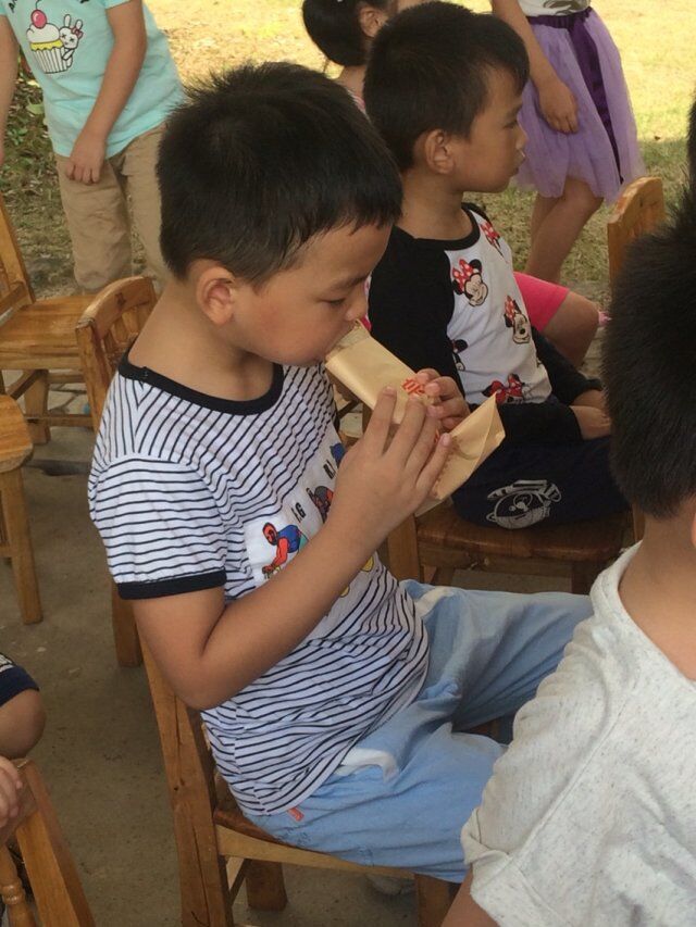 似乎很大一口!
