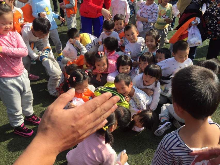 我们爱我们的妈妈!
