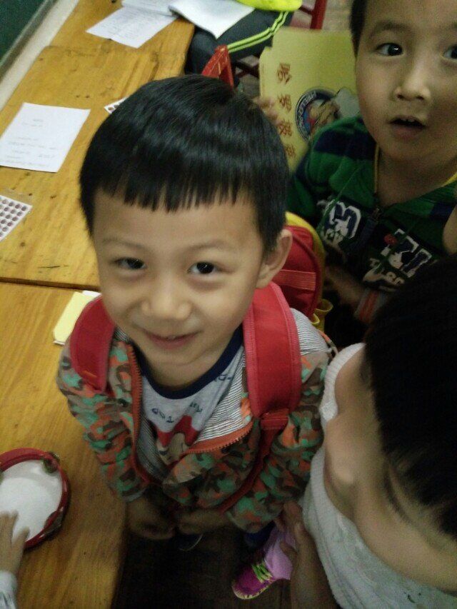 嘿嘿!这下我抢到了,轮到我答!