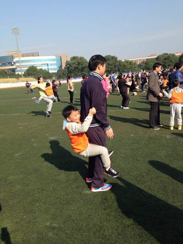 依赖爸爸的宝贝