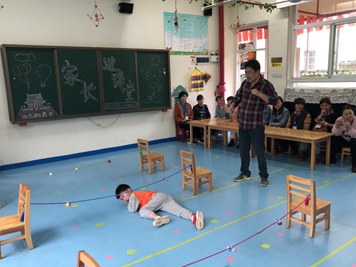 大二班《蜗牛搬家》